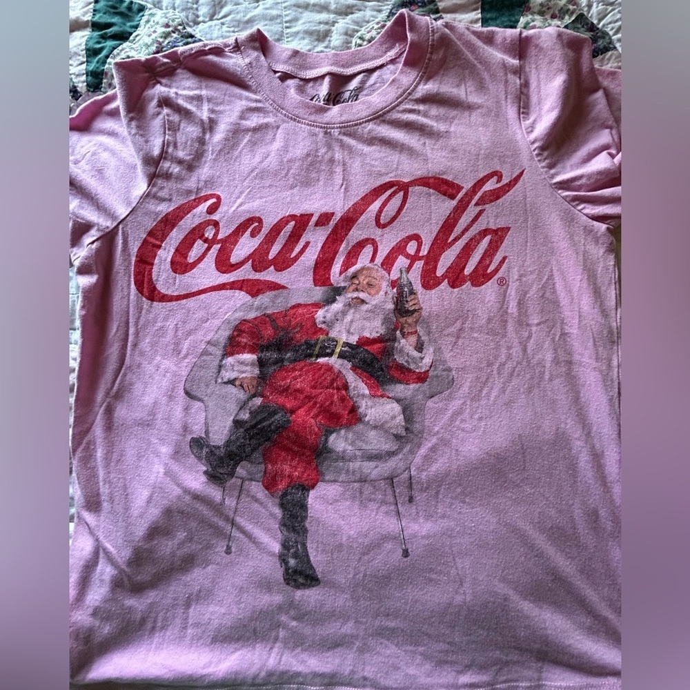 Coca-Cola Santa Christmas Holiday T-Shirt Tee Shirt Pink Festive Size Large * - Picture 2 of 6